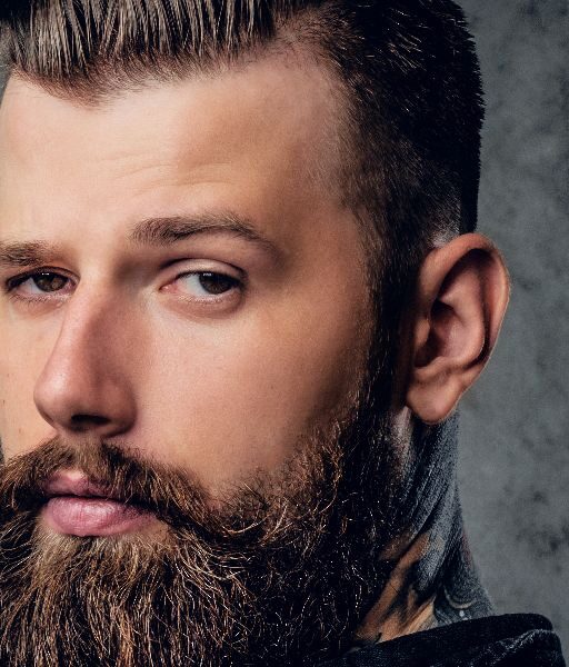 Jak osiągnąć naturalny efekt farbowania męskich włosów, również tych na brodzie?